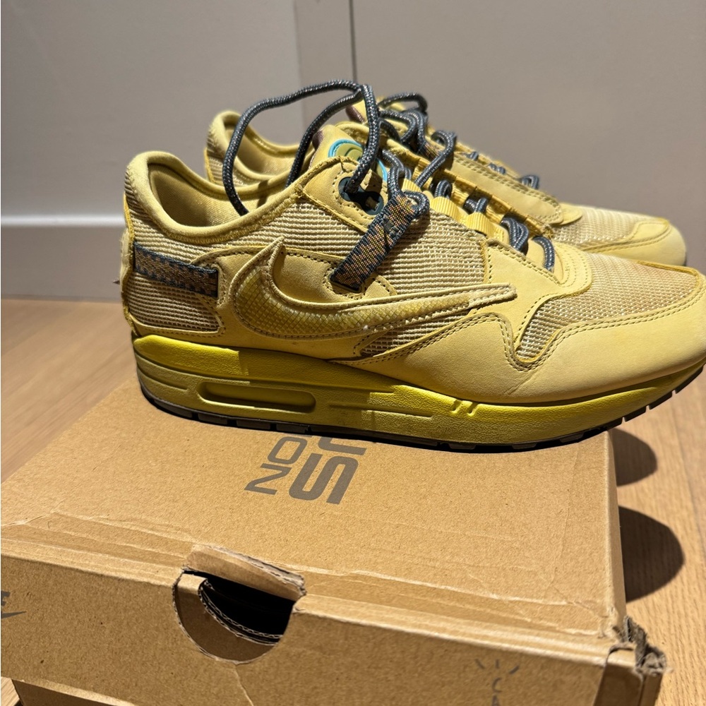 Nike Air Max Travis Scott Cactus Jack Saturn